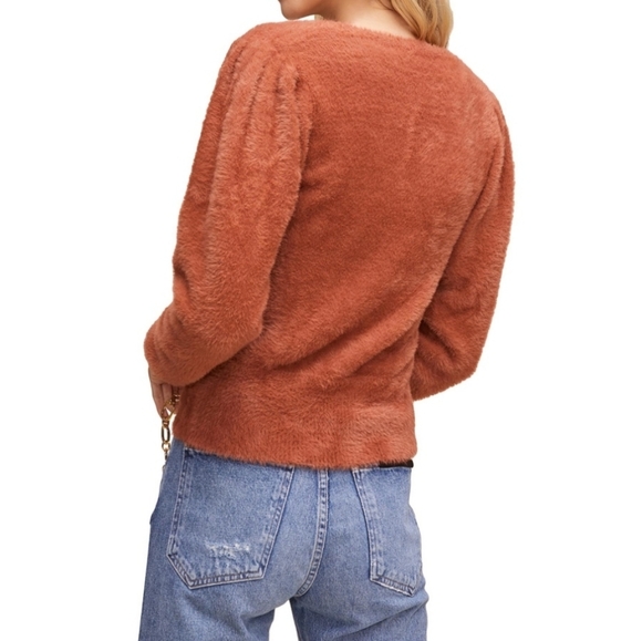 ASTR the label fuzzy square neck cropped sweater - Picture 2 of 7